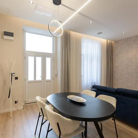 Kobi Luxury 2 * Budapeste